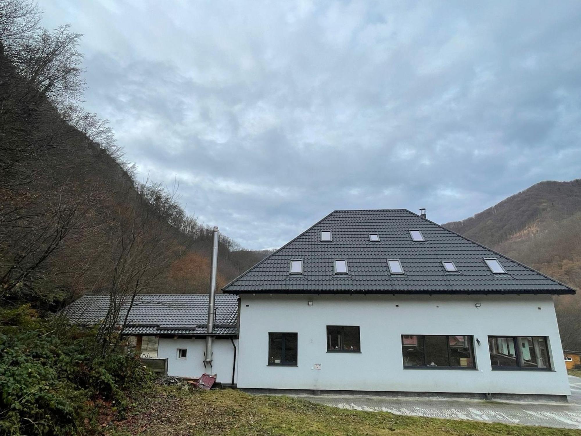 Casa Tudor Padis Exteriör bild